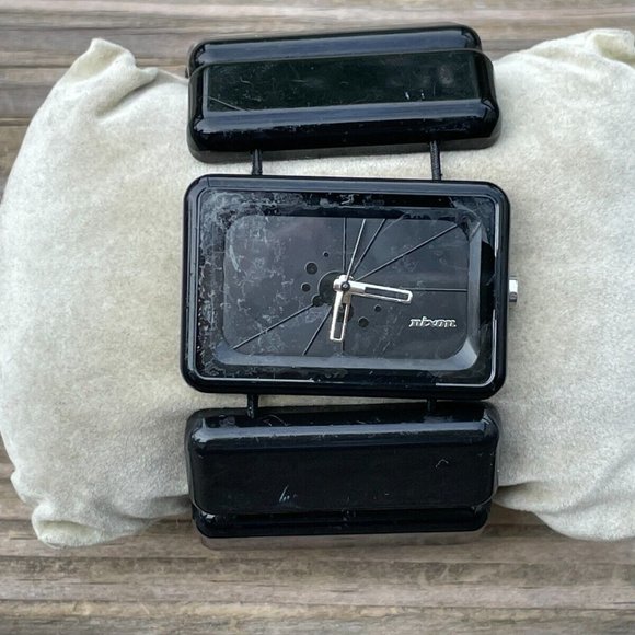 Nixon Women Watch Black Tone Analog Ladies Wrist Watch THE VEGA AS IS - Picture 13 of 13